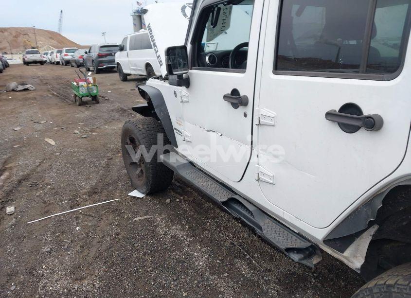 Photo 19 of 2013 Jeep Wrangler UNLIMITED SAHARA (VIN 1C4BJWEG5DL523632)