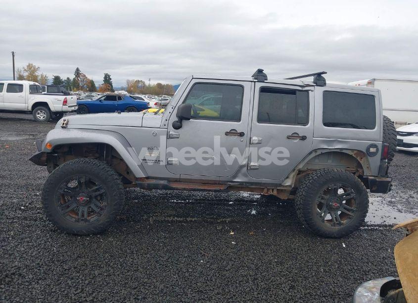Photo 15 of 2013 Jeep Wrangler UNLIMITED SAHARA (VIN 1C4BJWEG5DL694932)