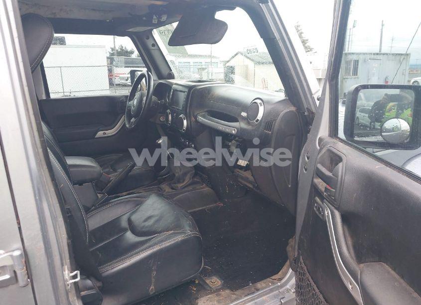 Photo 5 of 2013 Jeep Wrangler UNLIMITED SAHARA (VIN 1C4BJWEG5DL694932)