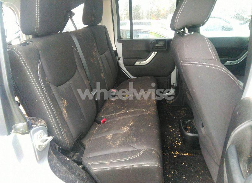 Photo 8 of 2014 Jeep Wrangler UNLIMITED SAHARA (VIN 1C4BJWEG5EL110837)