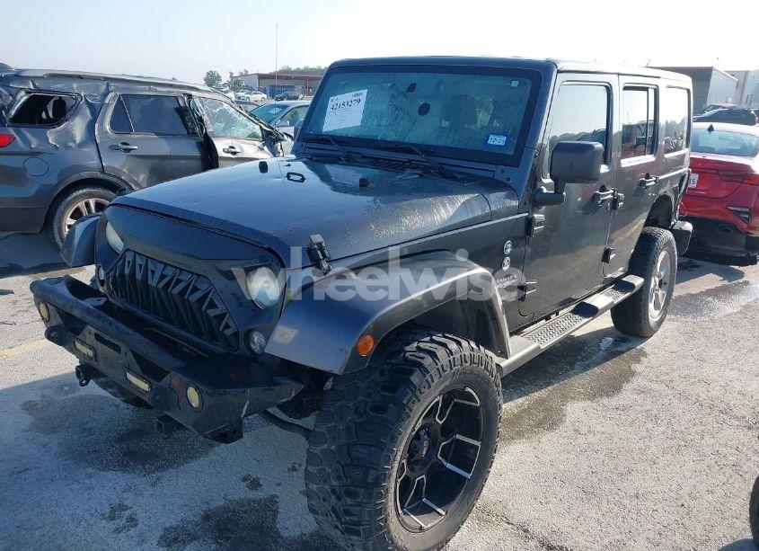 Photo 2 of 2014 Jeep Wrangler UNLIMITED SAHARA (VIN 1C4BJWEG5EL209951)