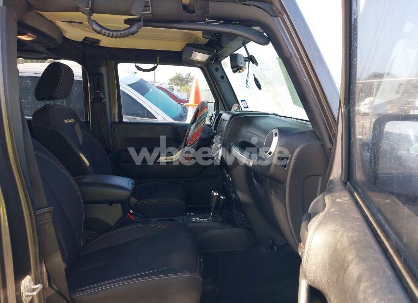 Photo 5 of 2014 Jeep Wrangler UNLIMITED SAHARA (VIN 1C4BJWEG5EL209951)