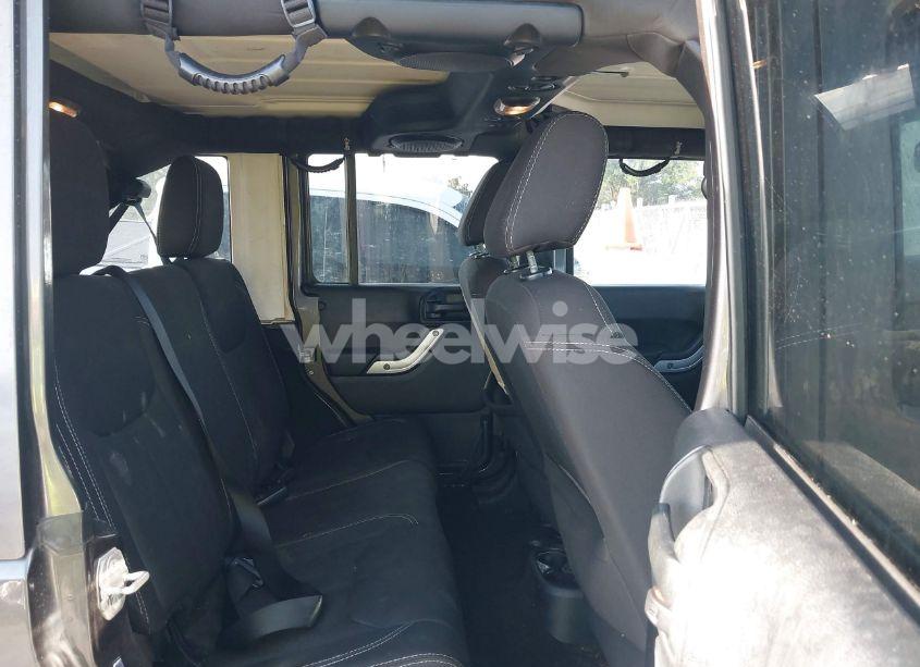 Photo 8 of 2014 Jeep Wrangler UNLIMITED SAHARA (VIN 1C4BJWEG5EL209951)