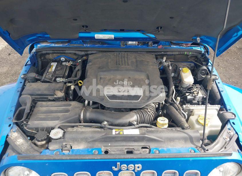 Photo 10 of 2016 Jeep Wrangler UNLIMITED SAHARA (VIN 1C4BJWEG5GL176436)