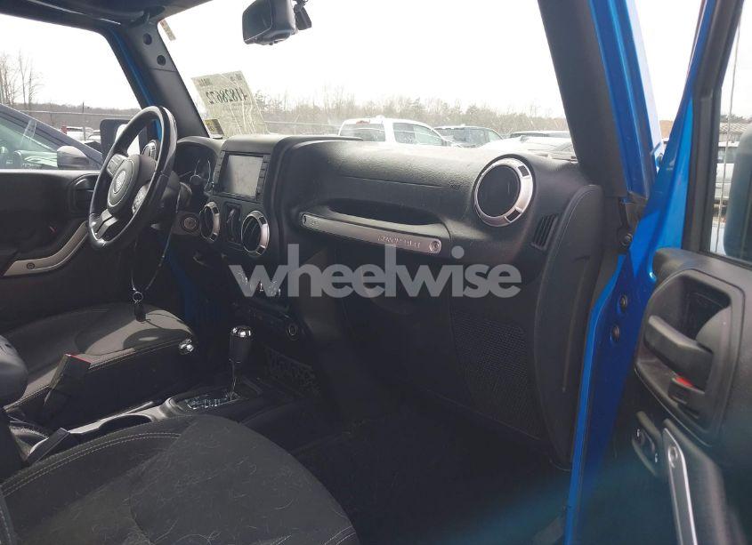 Photo 5 of 2016 Jeep Wrangler UNLIMITED SAHARA (VIN 1C4BJWEG5GL176436)