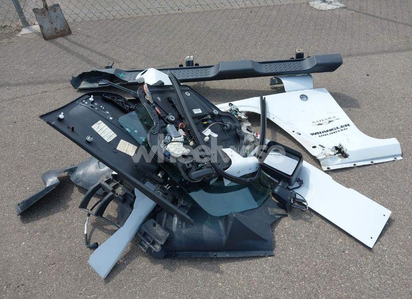 Photo 12 of 2016 Jeep Wrangler UNLIMITED SAHARA (VIN 1C4BJWEG5GL330918)