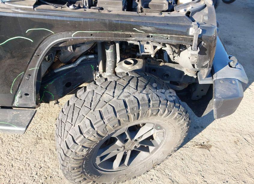 Photo 6 of 2017 Jeep Wrangler UNLIMITED SAHARA 4X4 (VIN 1C4BJWEG5HL661855)