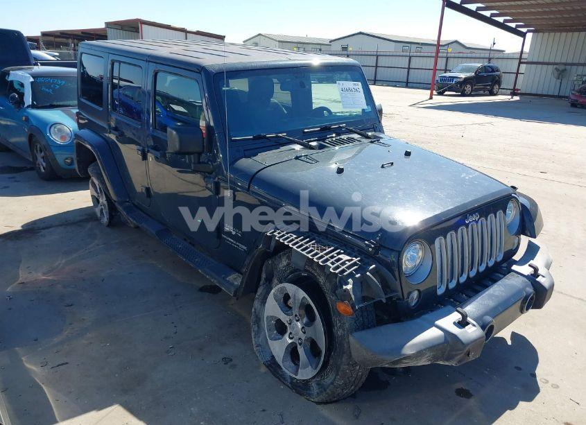 2018 Jeep Wrangler JK UNLIMITED SAHARA 4X4 (VIN 1C4BJWEG5JL800369) main photo