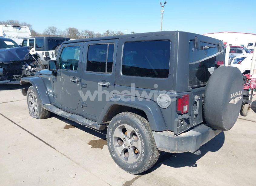 Photo 3 of 2018 Jeep Wrangler JK UNLIMITED SAHARA 4X4 (VIN 1C4BJWEG5JL800369)