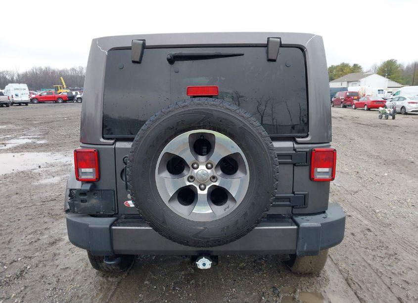 Photo 16 of 2018 Jeep Wrangler JK UNLIMITED SAHARA 4X4 (VIN 1C4BJWEG5JL833534)