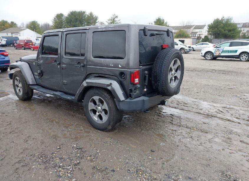 Photo 3 of 2018 Jeep Wrangler JK UNLIMITED SAHARA 4X4 (VIN 1C4BJWEG5JL833534)