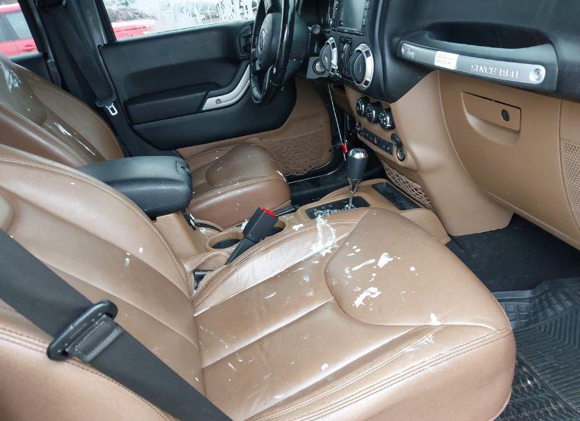 Photo 5 of 2018 Jeep Wrangler JK UNLIMITED SAHARA 4X4 (VIN 1C4BJWEG5JL833534)