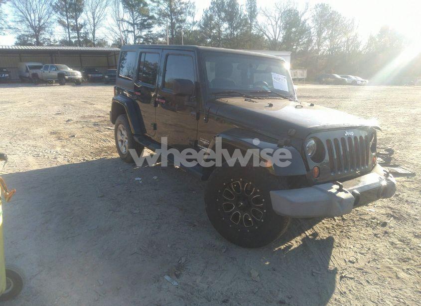 2013 Jeep Wrangler UNLIMITED SAHARA (VIN 1C4BJWEG6DL600539) main photo