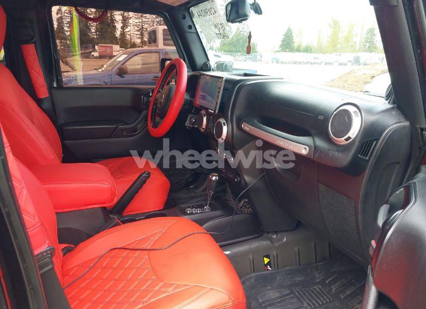 Photo 5 of 2014 Jeep Wrangler UNLIMITED SAHARA (VIN 1C4BJWEG6EL107526)