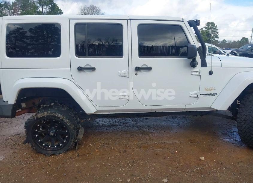 Photo 6 of 2014 Jeep Wrangler UNLIMITED SAHARA (VIN 1C4BJWEG6EL245986)