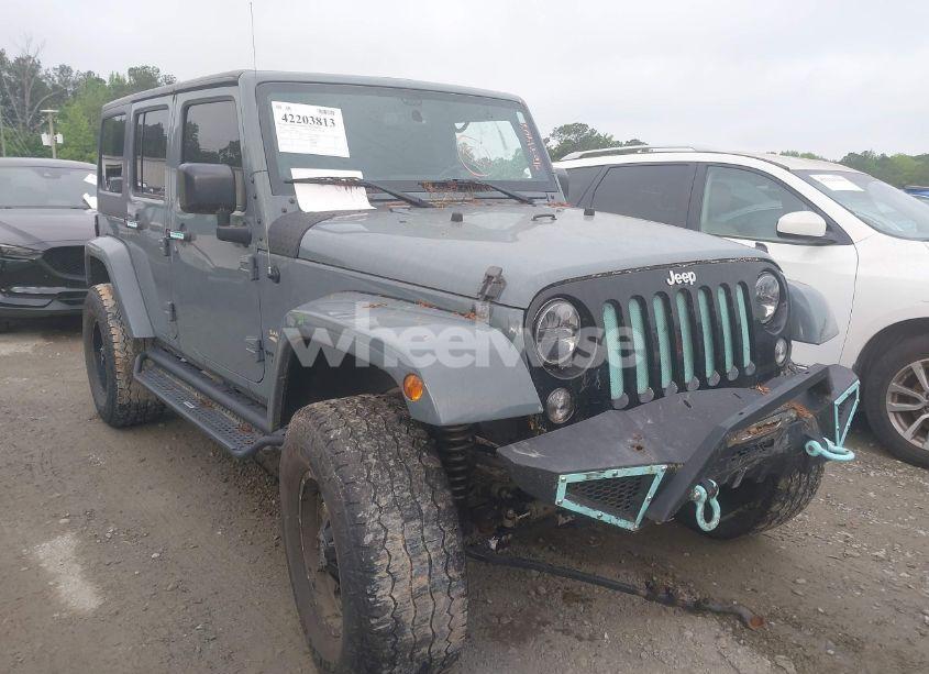2015 Jeep Wrangler UNLIMITED SAHARA (VIN 1C4BJWEG6FL678886) main photo