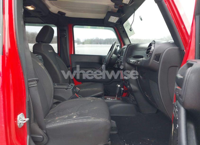 Photo 5 of 2017 Jeep Wrangler UNLIMITED SAHARA (VIN 1C4BJWEG6HL575731)