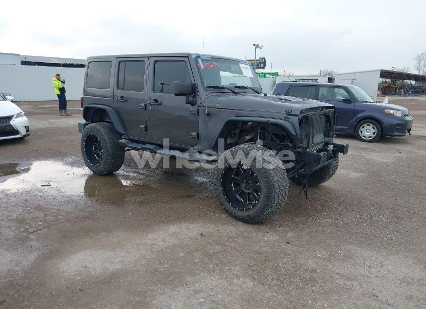2017 Jeep Wrangler UNLIMITED SAHARA 4X4 (VIN 1C4BJWEG6HL581299) main photo