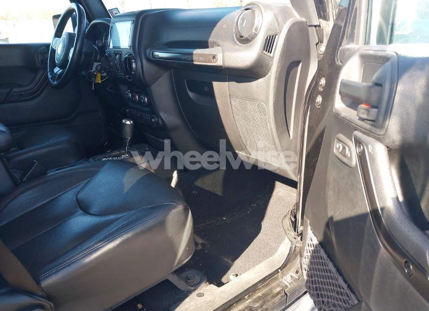 Photo 5 of 2017 Jeep Wrangler UNLIMITED SMOKY MOUNTAIN 4X4 (VIN 1C4BJWEG6HL625415)