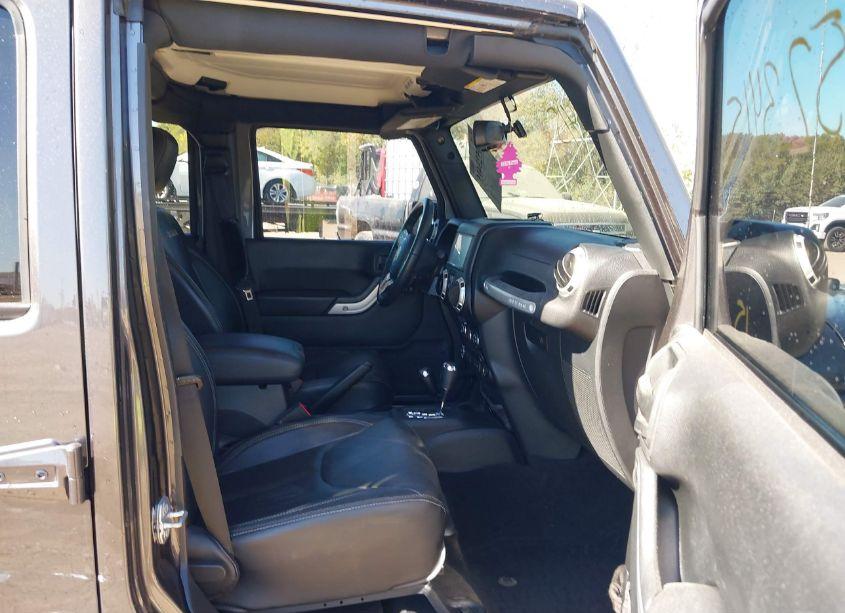 Photo 5 of 2017 Jeep Wrangler UNLIMITED SAHARA 4X4 (VIN 1C4BJWEG6HL665641)