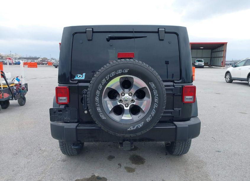 Photo 16 of 2018 Jeep Wrangler JK UNLIMITED SAHARA 4X4 (VIN 1C4BJWEG6JL841884)