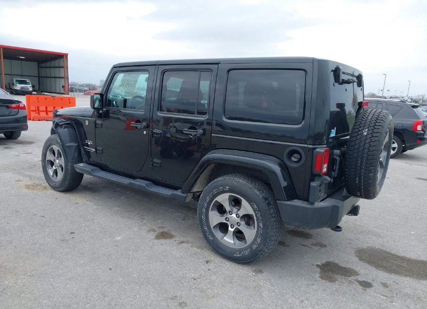 Photo 3 of 2018 Jeep Wrangler JK UNLIMITED SAHARA 4X4 (VIN 1C4BJWEG6JL841884)