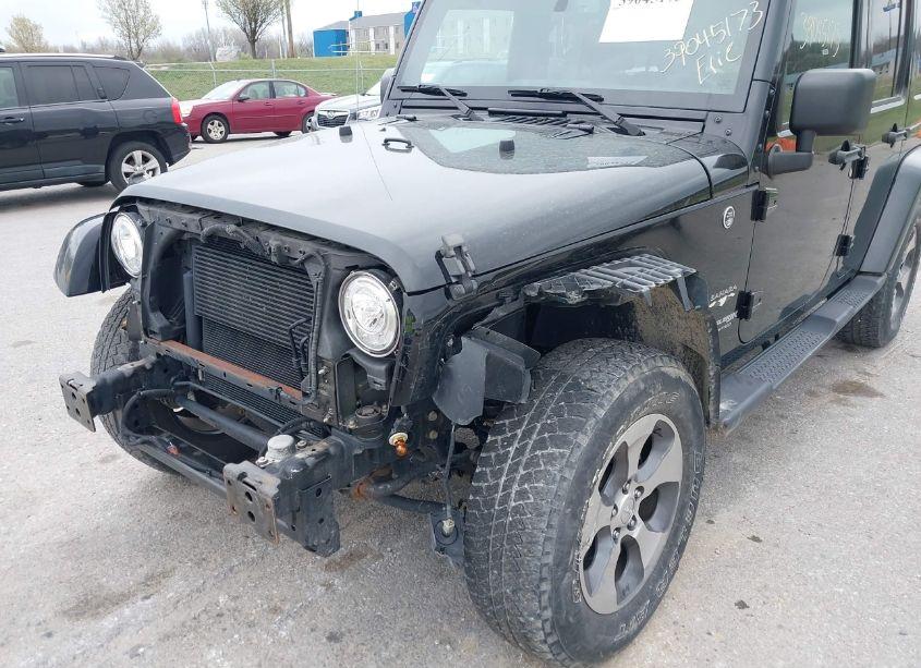 Photo 6 of 2018 Jeep Wrangler JK UNLIMITED SAHARA 4X4 (VIN 1C4BJWEG6JL841884)