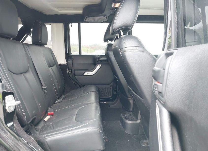 Photo 8 of 2018 Jeep Wrangler JK UNLIMITED SAHARA 4X4 (VIN 1C4BJWEG6JL841884)