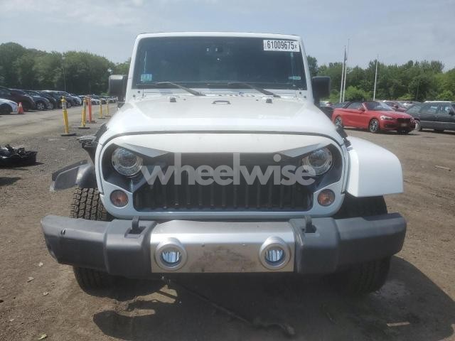 Photo 13 of 2018 JEEP WRANGLER UNLIMITED SAHARA (VIN 1C4BJWEG6JL937398)
