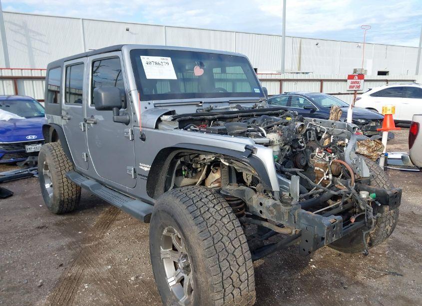 2014 Jeep Wrangler UNLIMITED SAHARA (VIN 1C4BJWEG7EL121502) main photo