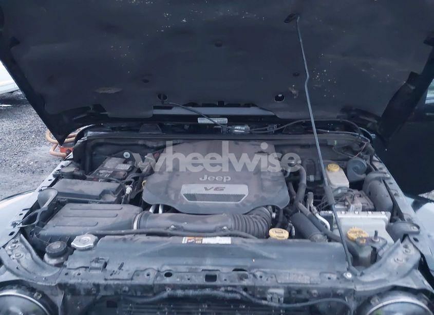 Photo 10 of 2014 Jeep Wrangler UNLIMITED SAHARA (VIN 1C4BJWEG7EL130734)