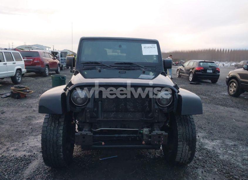 Photo 13 of 2014 Jeep Wrangler UNLIMITED SAHARA (VIN 1C4BJWEG7EL130734)