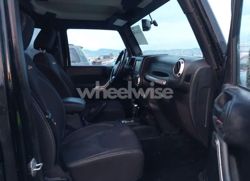 Photo 5 of 2014 Jeep Wrangler UNLIMITED SAHARA (VIN 1C4BJWEG7EL130734)