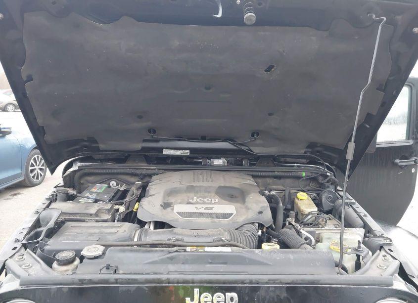 Photo 10 of 2014 Jeep Wrangler UNLIMITED SAHARA (VIN 1C4BJWEG7EL252011)