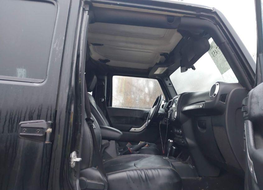 Photo 5 of 2014 Jeep Wrangler UNLIMITED SAHARA (VIN 1C4BJWEG7EL252011)