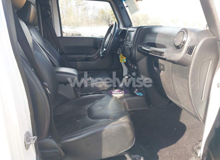 Photo 5 of 2014 Jeep Wrangler UNLIMITED ALTITUDE (VIN 1C4BJWEG7EL253899)