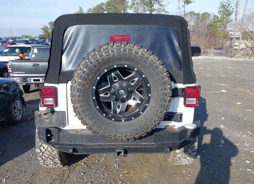 Photo 16 of 2015 Jeep Wrangler UNLIMITED SAHARA (VIN 1C4BJWEG7FL614596)