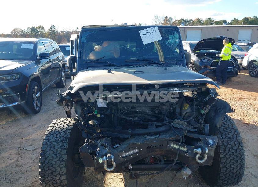 Photo 11 of 2016 Jeep Wrangler UNLIMITED SAHARA (VIN 1C4BJWEG7GL276392)