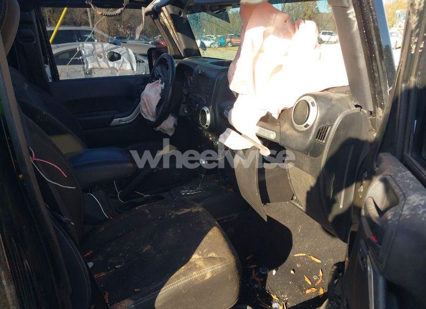 Photo 5 of 2016 Jeep Wrangler UNLIMITED SAHARA (VIN 1C4BJWEG7GL276392)