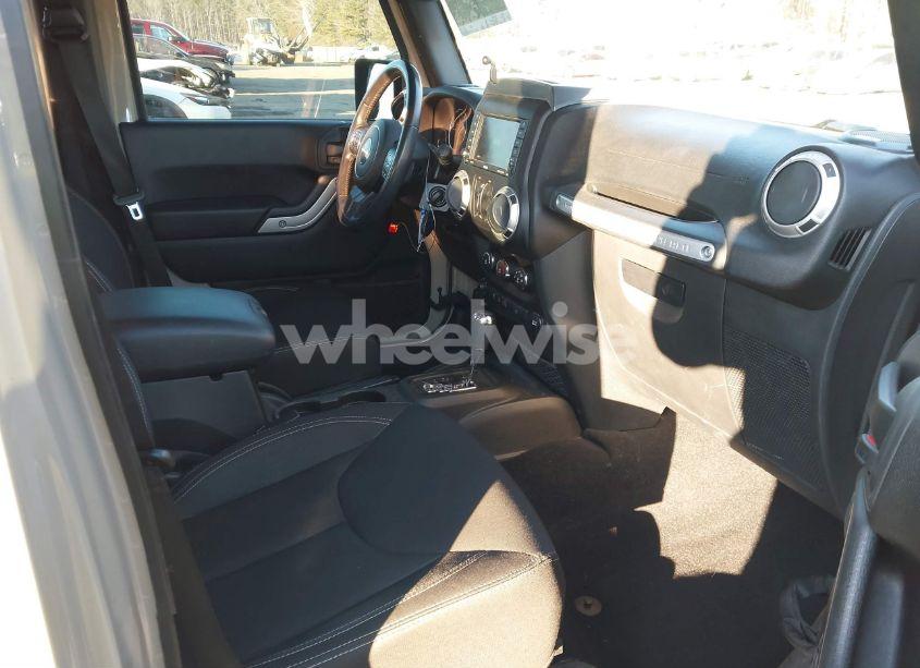 Photo 5 of 2017 Jeep Wrangler UNLIMITED SAHARA 4X4 (VIN 1C4BJWEG7HL664840)