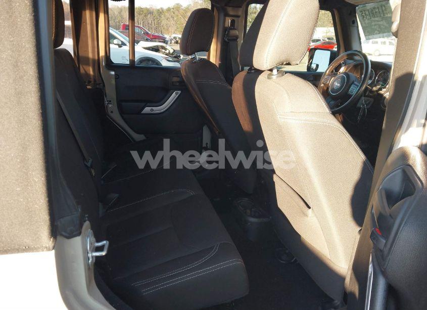 Photo 8 of 2017 Jeep Wrangler UNLIMITED SAHARA 4X4 (VIN 1C4BJWEG7HL664840)