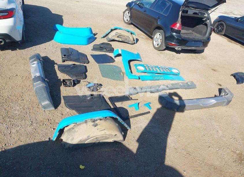 Photo 12 of 2017 Jeep Wrangler UNLIMITED 75TH ANNIVERSARY EDITION 4X4/CHIEF EDITION 4X4/SAHARA 4X4/SMOKY MOUNTAIN 4X4/WINTER 4X4 (VIN 1C4BJWEG7HL697322)