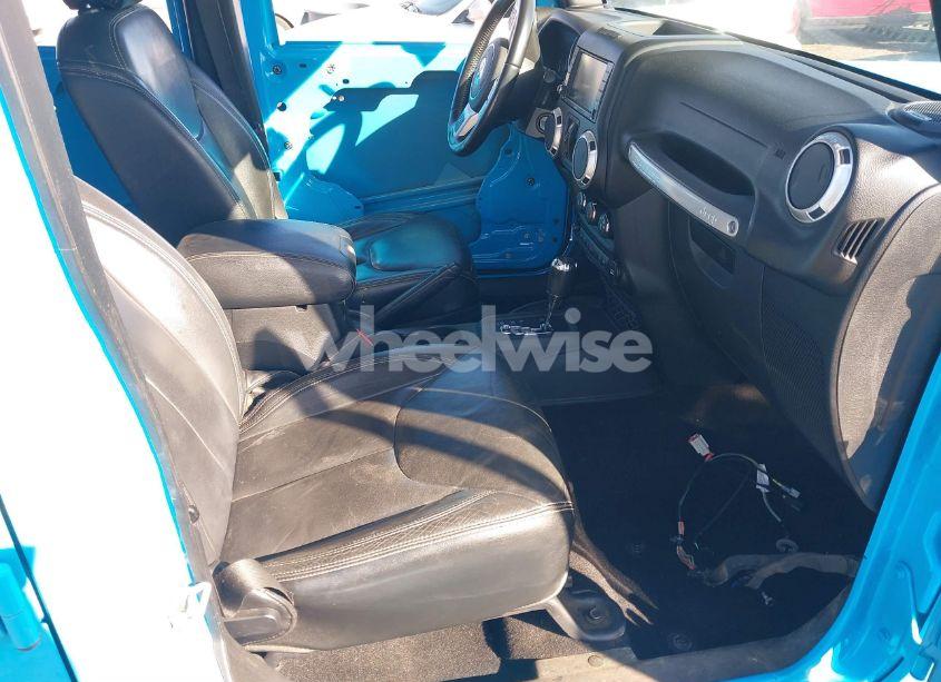 Photo 5 of 2017 Jeep Wrangler UNLIMITED 75TH ANNIVERSARY EDITION 4X4/CHIEF EDITION 4X4/SAHARA 4X4/SMOKY MOUNTAIN 4X4/WINTER 4X4 (VIN 1C4BJWEG7HL697322)