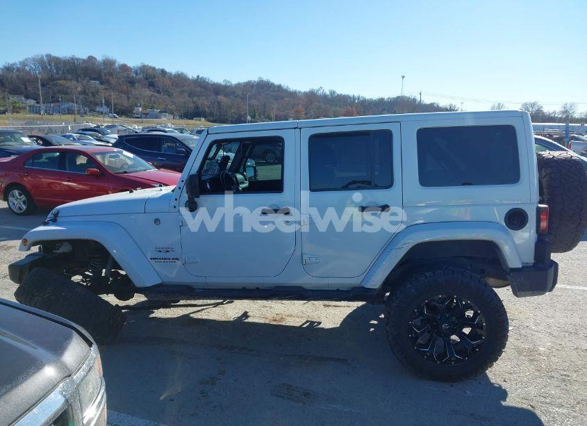 Photo 15 of 2017 Jeep Wrangler UNLIMITED SAHARA (VIN 1C4BJWEG7HL737155)