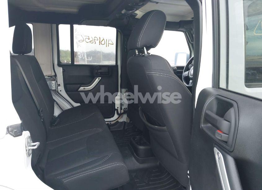 Photo 8 of 2017 Jeep Wrangler UNLIMITED SAHARA (VIN 1C4BJWEG7HL737155)