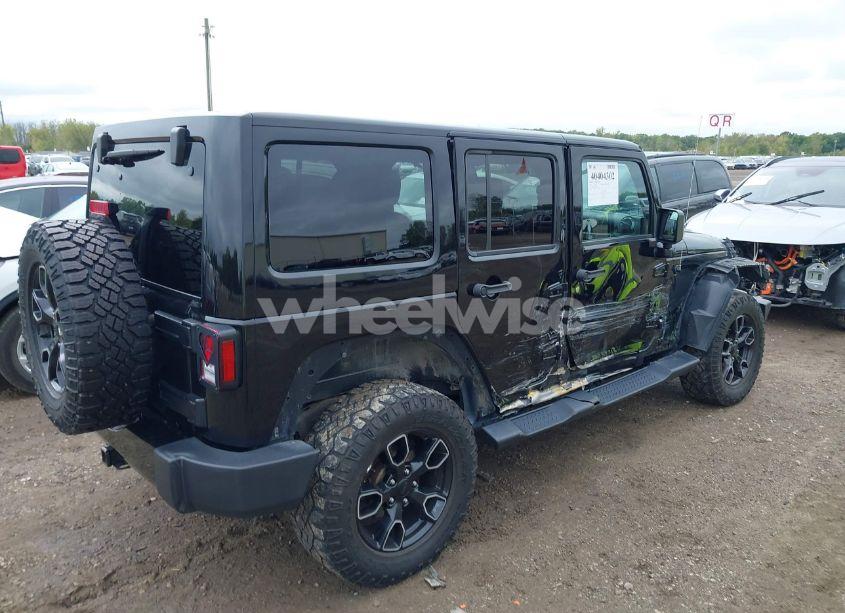 Photo 4 of 2018 Jeep Wrangler JK UNLIMITED SAHARA (VIN 1C4BJWEG7JL881133)