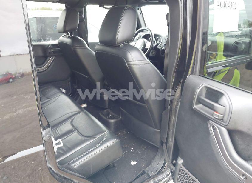 Photo 8 of 2018 Jeep Wrangler JK UNLIMITED SAHARA (VIN 1C4BJWEG7JL881133)