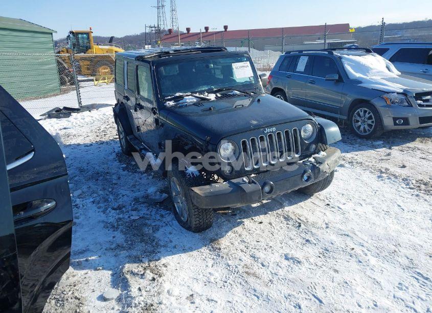 2018 Jeep Wrangler JK UNLIMITED SAHARA 4X4 (VIN 1C4BJWEG7JL895579) main photo