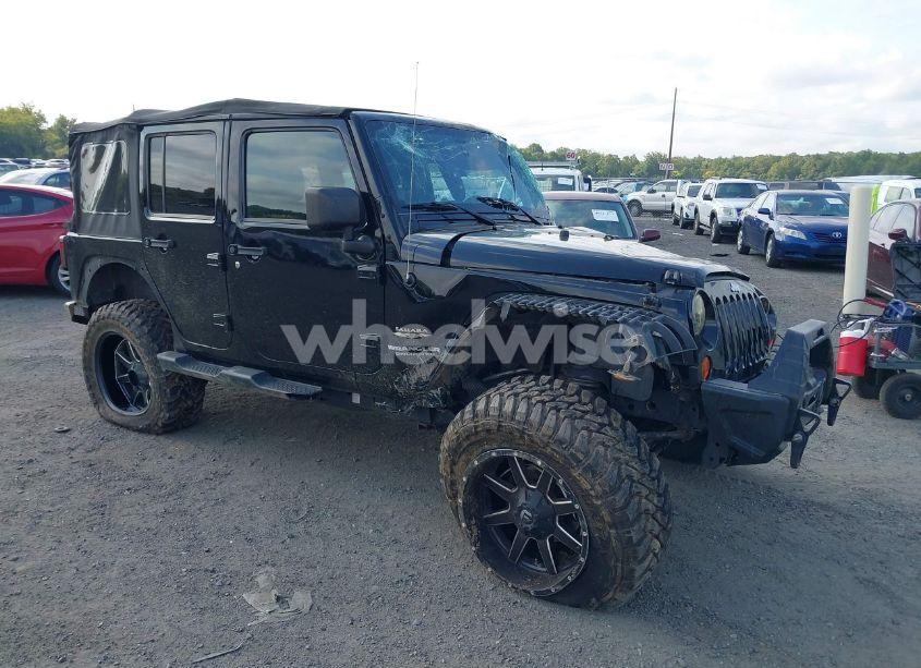 2013 Jeep Wrangler UNLIMITED SAHARA (VIN 1C4BJWEG8DL638676) main photo