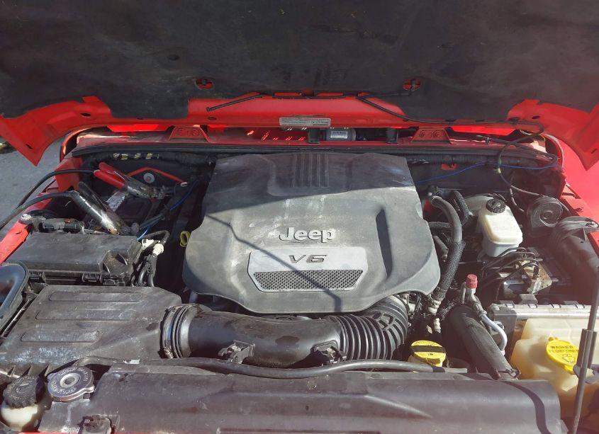 Photo 10 of 2013 Jeep Wrangler UNLIMITED SAHARA (VIN 1C4BJWEG8DL663559)